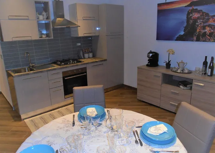 Linda A Pochi Passi Dal Mare - 011030-lt-0357