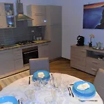 Linda A Pochi Passi Dal Mare - 011030-lt-0357
